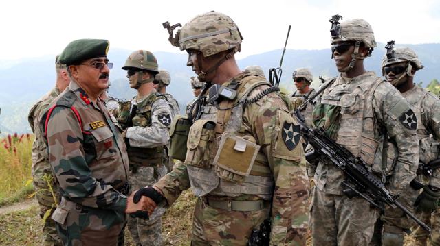Major General RK Raina interacting with US soldiers. (Army)