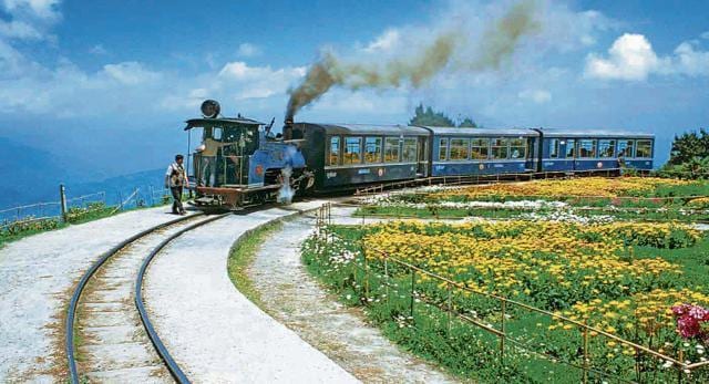 The toy train, a world heritage, is one of the top draws of Darjeeling. (HT Photo) The toy train, a world heritage, is one of the top draws of Darjeeling. (HT Photo)