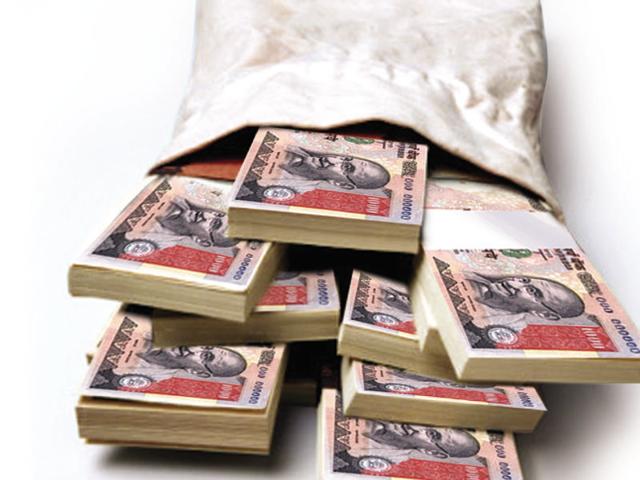 The Dharavi police could not recover anything and the accused was sent to judicial custody by a magistrate’s court on Monday as all her victims did not keep a record or proof of the money they invested through her.(HT FILE) The Dharavi police could not recover anything and the accused was sent to judicial custody by a magistrate’s court on Monday as all her victims did not keep a record or proof of the money they invested through her.(HT FILE)
