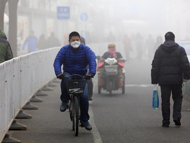 The WHO has estimated that more than six million deaths per year are linked to exposure to outdoor and indoor air pollution.(Representative image) The WHO has estimated that more than six million deaths per year are linked to exposure to outdoor and indoor air pollution.(Representative image)