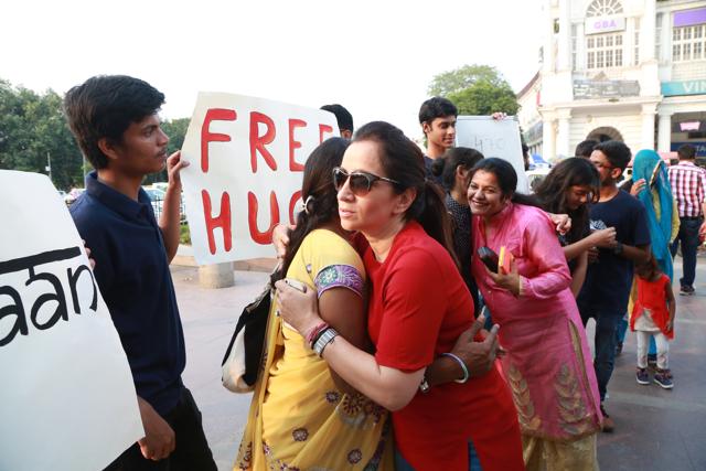 People from all walks of life came ahead to be part of the initiative by IITians. (AMAL KS/HT)