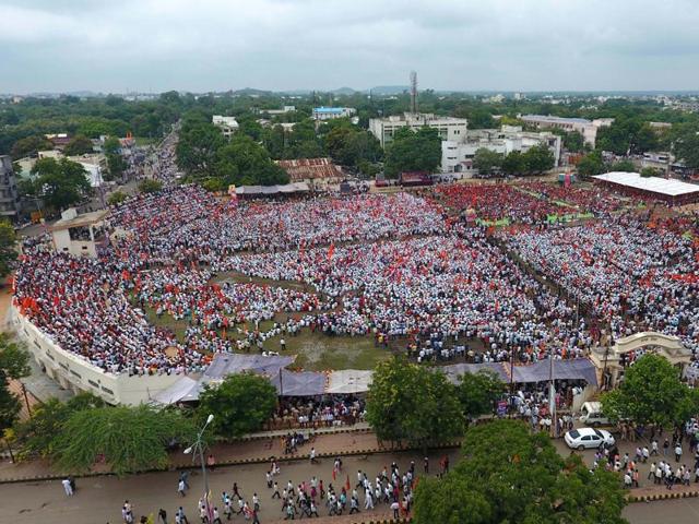 The Maratha community held a protest rally demanding reservation in Yawatmal on Sunday.(HT Photo)