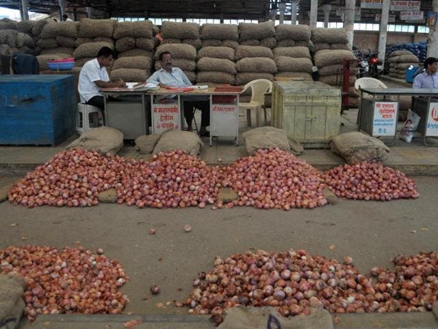 Cases have been registered against wholesalers for either not using standard weighing measurements, not stamping the weighing machines and for non-declaration of packaged goods for aspects such as maximum retail price (MRP), manufacturing date and manufacturer details(Pic for representation/ REUTERS)