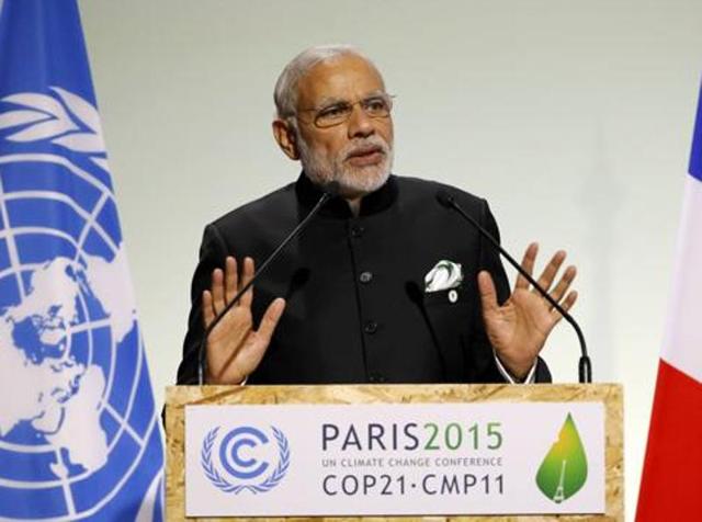 Modi plants a sapling to mark World Environment Day in 2015.(HT File Photo) Modi plants a sapling to mark World Environment Day in 2015.(HT File Photo)