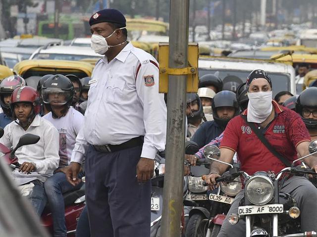 According to a IIT-Kanpur study, pollution from vehicles grew from 64% to 72% between 1990 and 2000. (Raj K Raj/HT photo) According to a IIT-Kanpur study, pollution from vehicles grew from 64% to 72% between 1990 and 2000. (Raj K Raj/HT photo)