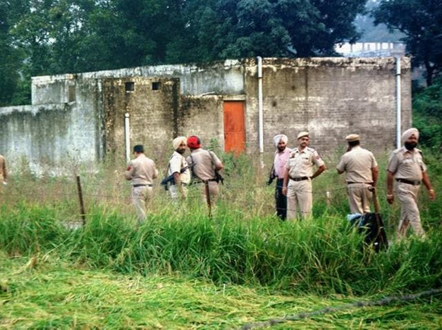 Security personnel during a search operation in Pathankot after an alert was sounded following inputs about suspicious movement of ‘armed men’.(PTI File Photo)