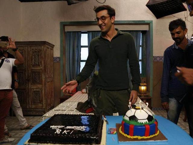 Ranbir Kapoor celebrated his 34th birthday on Wednesday. His crew arranged for special cakes to mark the occasion as they enjoyed his birthday on Jagga Jasoos sets.