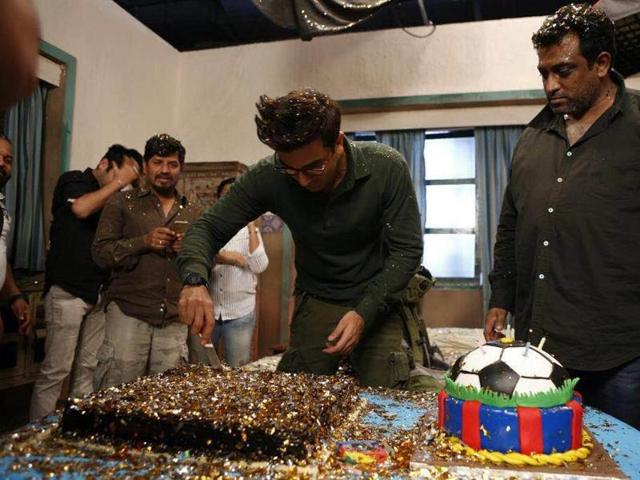 Ranbir cuts his birthday cake on Jagga Jasoos sets.
