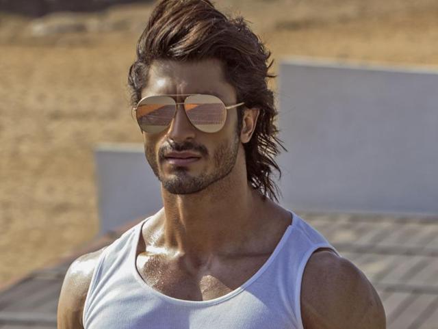 Vidyut Jamwal asks people to be careful with pets  Tamil Movie News   Times of India