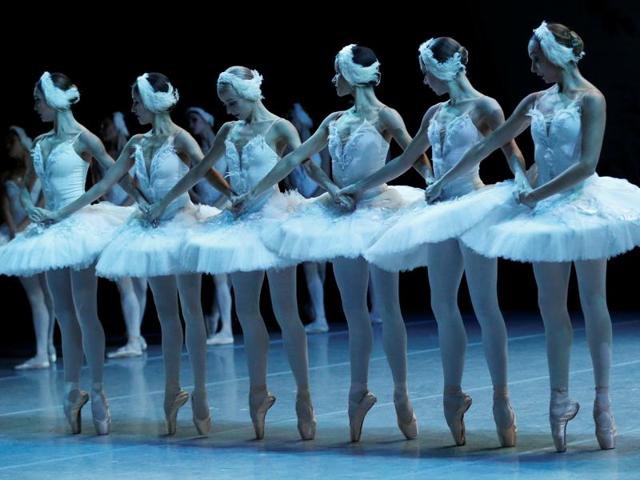 139 Years On Swan Lake Ballet Continues To Mesmerise Audiences Hindustan Times 