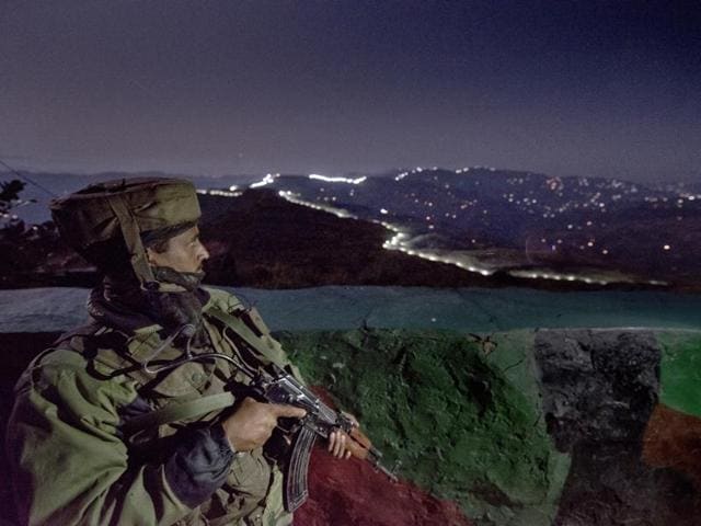 One soldier from 37 Rashtriya Rifles with weapons has inadvertently crossed over to the other side of the Line of Control, an army source said.(HT file photo)