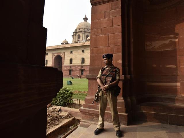 After India’s ‘surgical strike’ across the Line of Control, the Delhi police on Thursday increased security across the city.(Virendra Singh Gosain/HT File Photo) After India’s ‘surgical strike’ across the Line of Control, the Delhi police on Thursday increased security across the city.(Virendra Singh Gosain/HT File Photo)