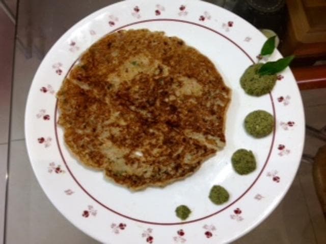 Oats ragi uttapam.