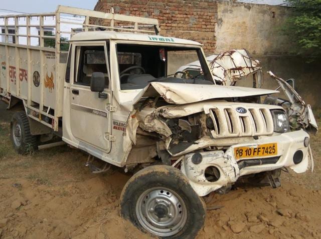 The pick-up vehicle (above) that they were travelling in collided with a truck at Sainivas village near Siwani in Bhiwani district around 1am on Friday.(HT Photo)