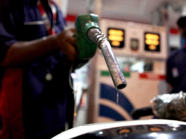 Petrol will cost Rs 64.57 a litre in Delhi from Friday midnight and diesel will cost Rs 52.52 a litre.(HT File Photo) Petrol will cost Rs 64.57 a litre in Delhi from Friday midnight and diesel will cost Rs 52.52 a litre.(HT File Photo)