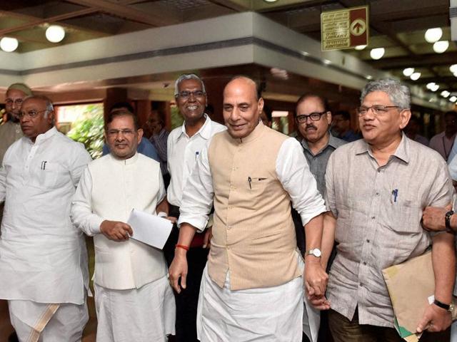 Leaders of various parties attending an all-party meeting in New Delhi on September 29, 2016, following the army's surgical strikes along the LoC.(PTI)