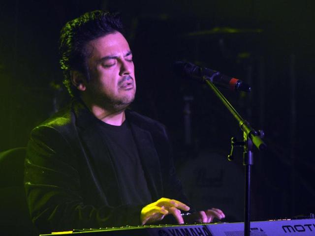 Singer Adnan Sami was at the receiving end of a backlash after he congratulated Iddian PM for the surgical strike in POK.(Hindustan Times)