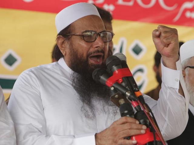 Hafiz Saeed, leader of Jamaat-ud-Dawa address an anti-Indian rally in Lahore, Pakistan.(AP)