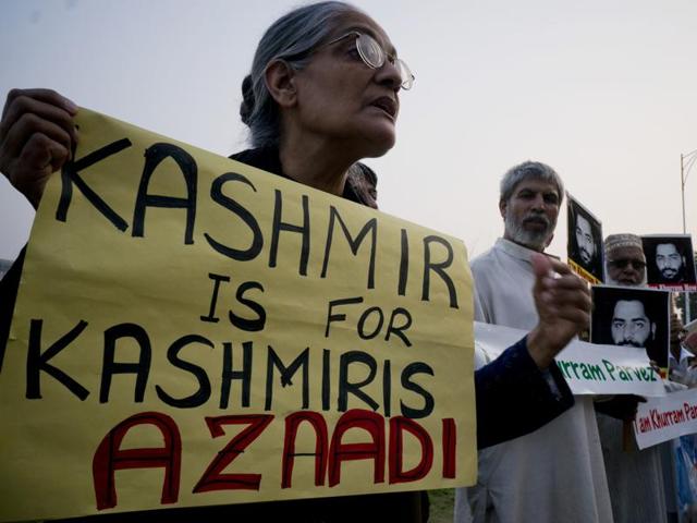 People rally against India over the Kashmir issue in Islamabad, Pakistan.(AP) People rally against India over the Kashmir issue in Islamabad, Pakistan.(AP)