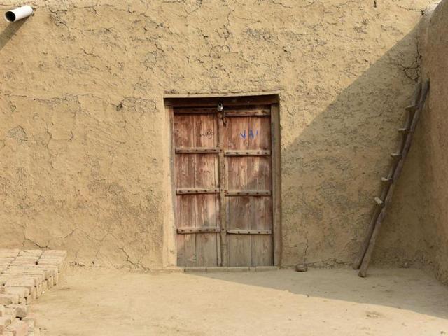 A locked house after many residents of Naushehra Dhalla near the India-Pakistan border left the village after the government ordered evacuation following surgical strike across the LoC on Thursday. (Gurpreet Singh/HT Photo) A locked house after many residents of Naushehra Dhalla near the India-Pakistan border left the village after the government ordered evacuation following surgical strike across the LoC on Thursday. (Gurpreet Singh/HT Photo)