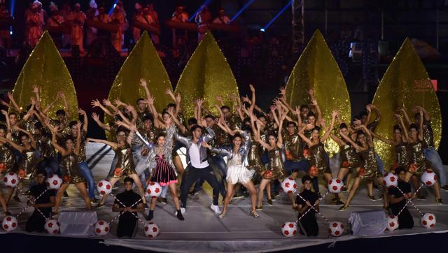 Bollywood actors Alia Bhatt (L), Varun Dhawan (C), Jacqueline Fernandez (R) are joined by others as they perform during the the opening ceremony of the Indian Super League (ISL). (AFP Photo) Bollywood actors Alia Bhatt (L), Varun Dhawan (C), Jacqueline Fernandez (R) are joined by others as they perform during the the opening ceremony of the Indian Super League (ISL). (AFP Photo)