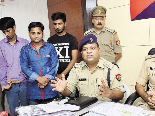 The gang has duped people from various states of more than Rs 50 lakh, the police said. (SAKIB ALI/HT) The gang has duped people from various states of more than Rs 50 lakh, the police said. (SAKIB ALI/HT)