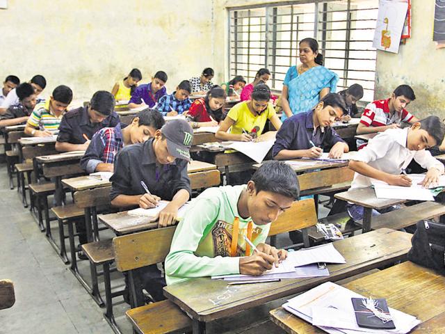 The Staff Selection Commission (SSC) on Friday published the answer key for the Combined Graduate Level (CGL) Tier I Examination, held in Srinagar on September 25.(Praful Gangurde/HT file)