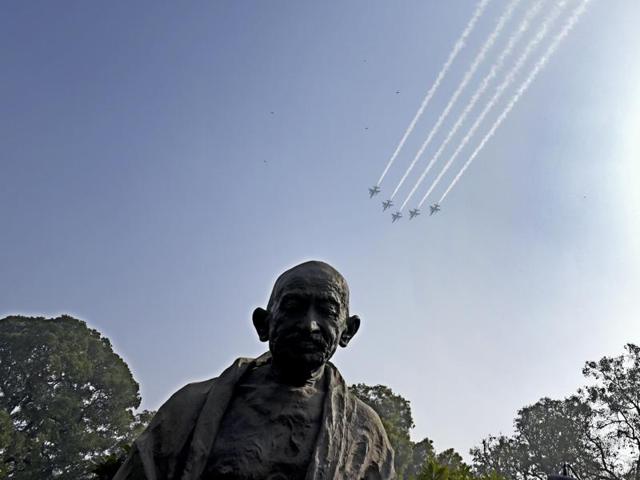Indian Air Force's aircrafts fly past the Parliament House during a full dress rehearsal for Republic Day parade.(Sonu Mehta/ Hindustan Times)
