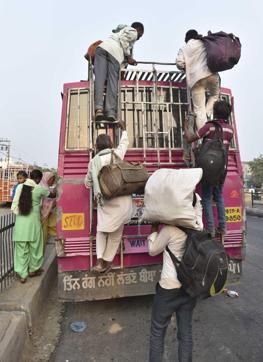 Residents of Naushehra Dhalla village leaving after evacuation orders on Thursday, September 29. (Gurpreet Singh/HT Photos) Residents of Naushehra Dhalla village leaving after evacuation orders on Thursday, September 29. (Gurpreet Singh/HT Photos)