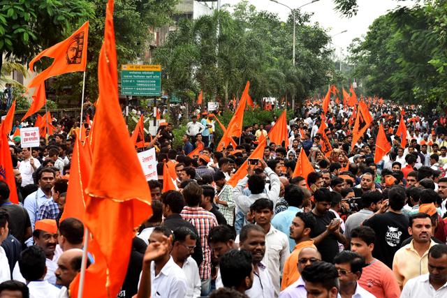 Marathas carry out a silent rally from Kharghar to Konkan Bhavan in Navi Mumbai on September 21.(Bachchan Kumar/HT)