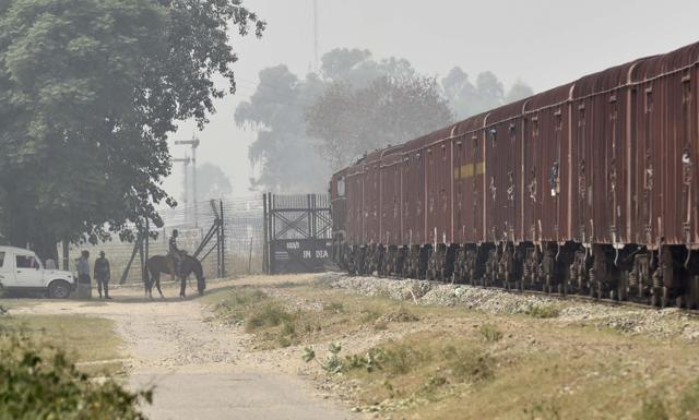 A train standing near the check post at Roranwala.(Gurpreet Singh/HT Photo) A train standing near the check post at Roranwala.(Gurpreet Singh/HT Photo)