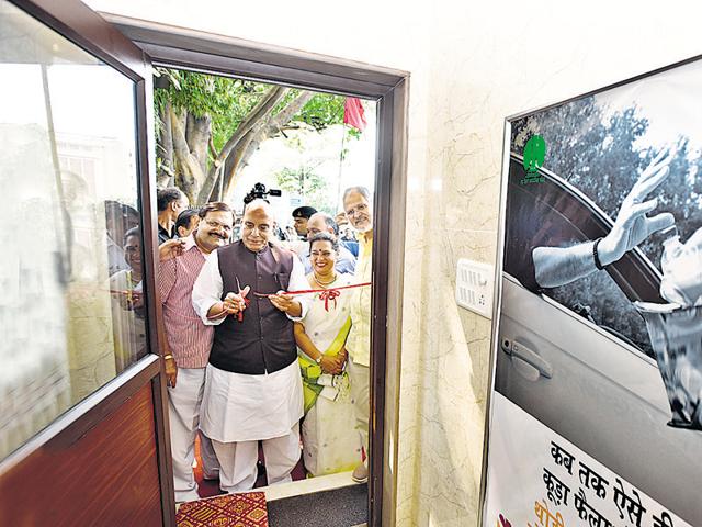 Union Home Minister Rajnath Singh opened ‘Smart Toilets’, ‘Smart Classrooms’, a ‘Jan Aushadhi Kendra’ (public dispensary) and a construction and waste (C&D) management unit. ) (Sushil Kumar/Hindustan Times) Union Home Minister Rajnath Singh opened ‘Smart Toilets’, ‘Smart Classrooms’, a ‘Jan Aushadhi Kendra’ (public dispensary) and a construction and waste (C&D) management unit. ) (Sushil Kumar/Hindustan Times)