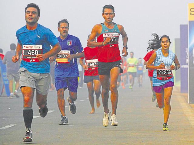 Keep your breathing easy throughout the run and stay gentle on your feet.(Raj K Raj/HT file photo)
