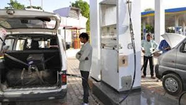 Compressed Natural Gas will be cheaper by Rs1.60 a kg and Piped Natural Gas, by Rs1.01 per standard cubic meter in Mumbai starting October 4. (HT file photo) Compressed Natural Gas will be cheaper by Rs1.60 a kg and Piped Natural Gas, by Rs1.01 per standard cubic meter in Mumbai starting October 4. (HT file photo)