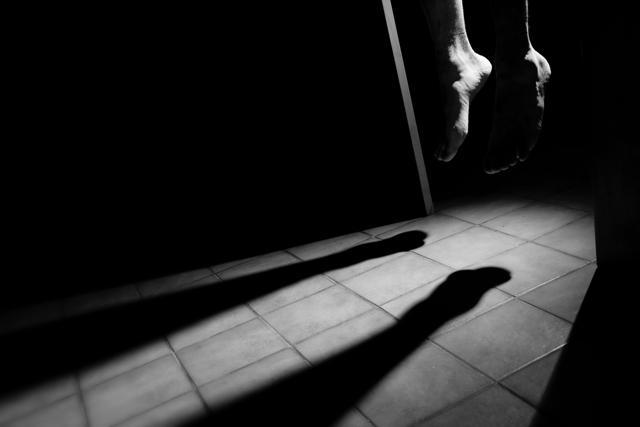 Even when men and women try to kill themselves using the same method, men are still more likely to die, claims a new study. (Shutterstock) Even when men and women try to kill themselves using the same method, men are still more likely to die, claims a new study. (Shutterstock)
