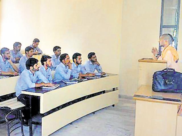 Every year hundreds of Kashmiri students come to Rajasthan for higher education.(HT File Photo)