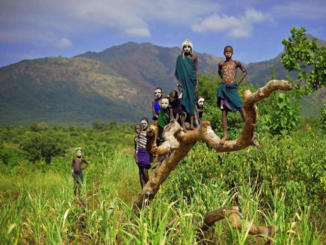 Children from the Suri tribe pose near Kibbish on September 25, 2016. (AFP) Children from the Suri tribe pose near Kibbish on September 25, 2016. (AFP)