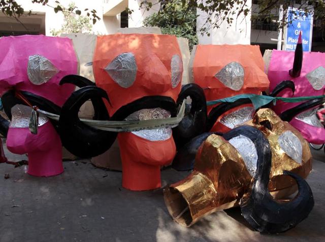Ravana effigies in the making at Tatarpur, West Delhi. (Shivam Saxena/HT Photo) Ravana effigies in the making at Tatarpur, West Delhi. (Shivam Saxena/HT Photo)