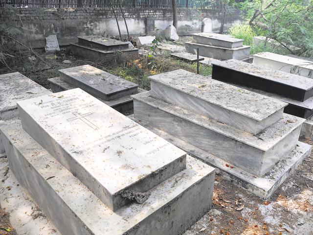 The two cemeteries of the Christian community near Police Lines have run out of space. There is another cemetery at Sector 56 but people from Old city areas do not prefer to use it (Parveen Kumar/HT Photo) The two cemeteries of the Christian community near Police Lines have run out of space. There is another cemetery at Sector 56 but people from Old city areas do not prefer to use it (Parveen Kumar/HT Photo)