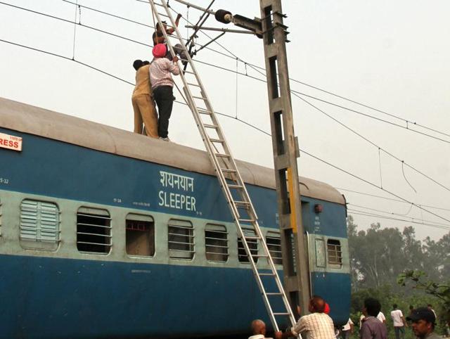 Repair work on after the derailment of Jhelum Express near Panj Dhera village of Phillaur at the banks of river Sutlej in Ludhiana on Tuesday. (JS Grewal/HT Photo) Repair work on after the derailment of Jhelum Express near Panj Dhera village of Phillaur at the banks of river Sutlej in Ludhiana on Tuesday. (JS Grewal/HT Photo)