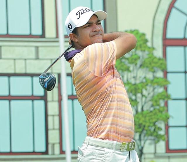 Amid unrelenting heat and humidity, Vikrant Chopra teed-up and carded a flawless eight-under 64.(Agencies)