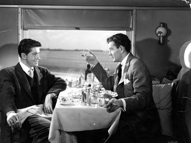 Strangers on a Train (1951) - A psychotic socialite confronts a pro tennis star with a theory on how two complete strangers can get away with murder - a theory that he plans to implement. (IMDb)