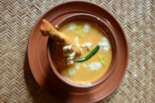 The restaurant derives its name from the Uttam Kumar-Suchitra Sen classic film of the same name and offers a wide range of timeless Bengali dishes. (Saptapadi)