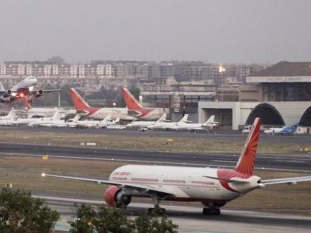 This was the first spotting reported within a month after the civil aviation ministry asked the state government to stop the menace.(HT file photo) This was the first spotting reported within a month after the civil aviation ministry asked the state government to stop the menace.(HT file photo)
