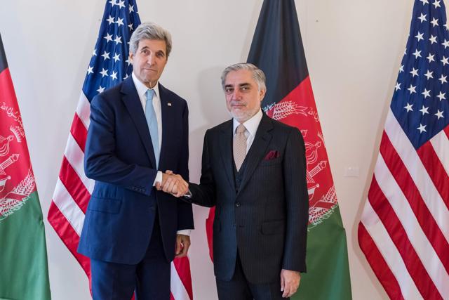 US Secretary of State John Kerry (L) shakes hands with Afghanistan's Chief Executive Abdullah Abdullah in Brussels (AFP Photo) US Secretary of State John Kerry (L) shakes hands with Afghanistan's Chief Executive Abdullah Abdullah in Brussels (AFP Photo)