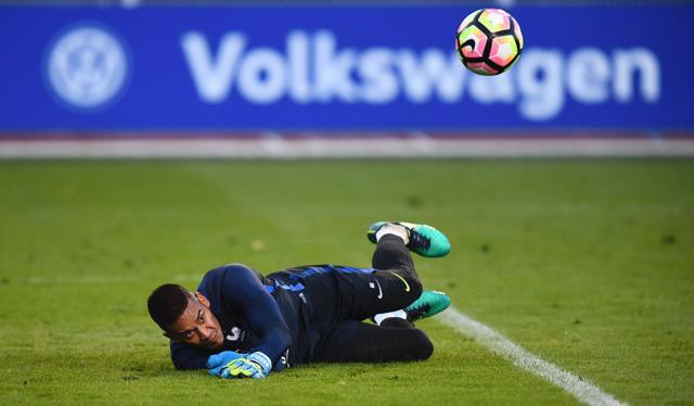France's goalkeeper Alphonse Areola attends a training session in Clairefontaine-en-Yvelines. (AFP Photo) France's goalkeeper Alphonse Areola attends a training session in Clairefontaine-en-Yvelines. (AFP Photo)