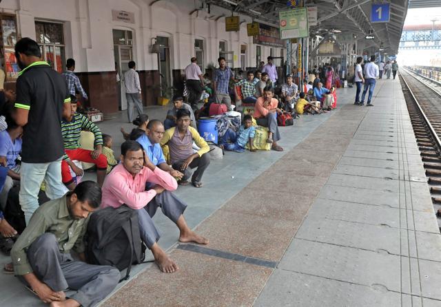 Many passengers were stranded at the Ludhiana railway station as several trains were cancelled. (HT File Photo)