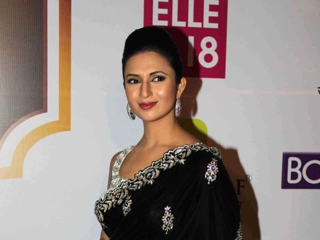 Actor Divyanka Tripathi loves performing garba during Navratri. Actor Divyanka Tripathi loves performing garba during Navratri.