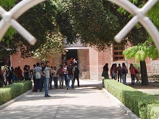 At Shri Ram College of Commerce (SRCC), Parthenon EY has offered ₹29. 2 lakh for the role of an associate.(SRCC website) At Shri Ram College of Commerce (SRCC), Parthenon EY has offered ₹29. 2 lakh for the role of an associate.(SRCC website)