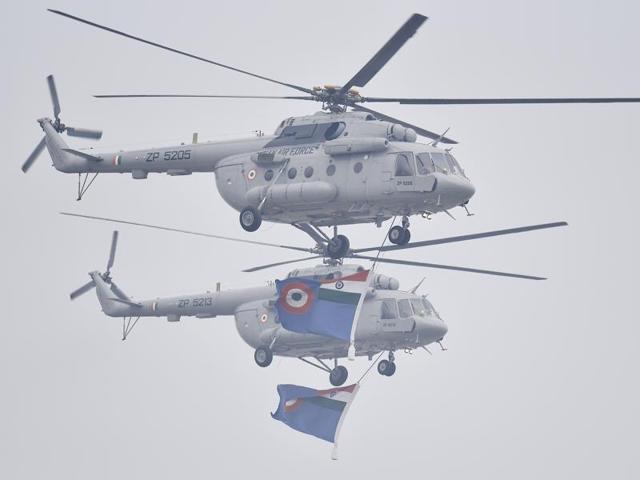 Helicopters of the Indian Air Force fly at the parade rehearsals.  (Raj K Raj/HT ) 